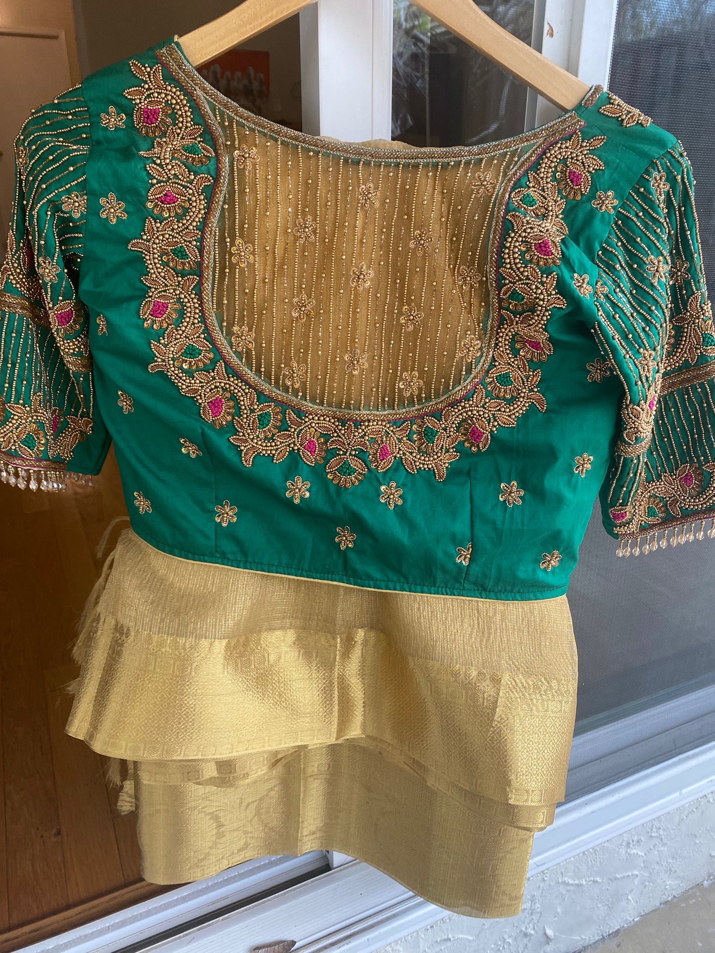 Tissue crush Saree with Readymade Stitched Maggam Aari blouse|Fits 36" margin upto 42”