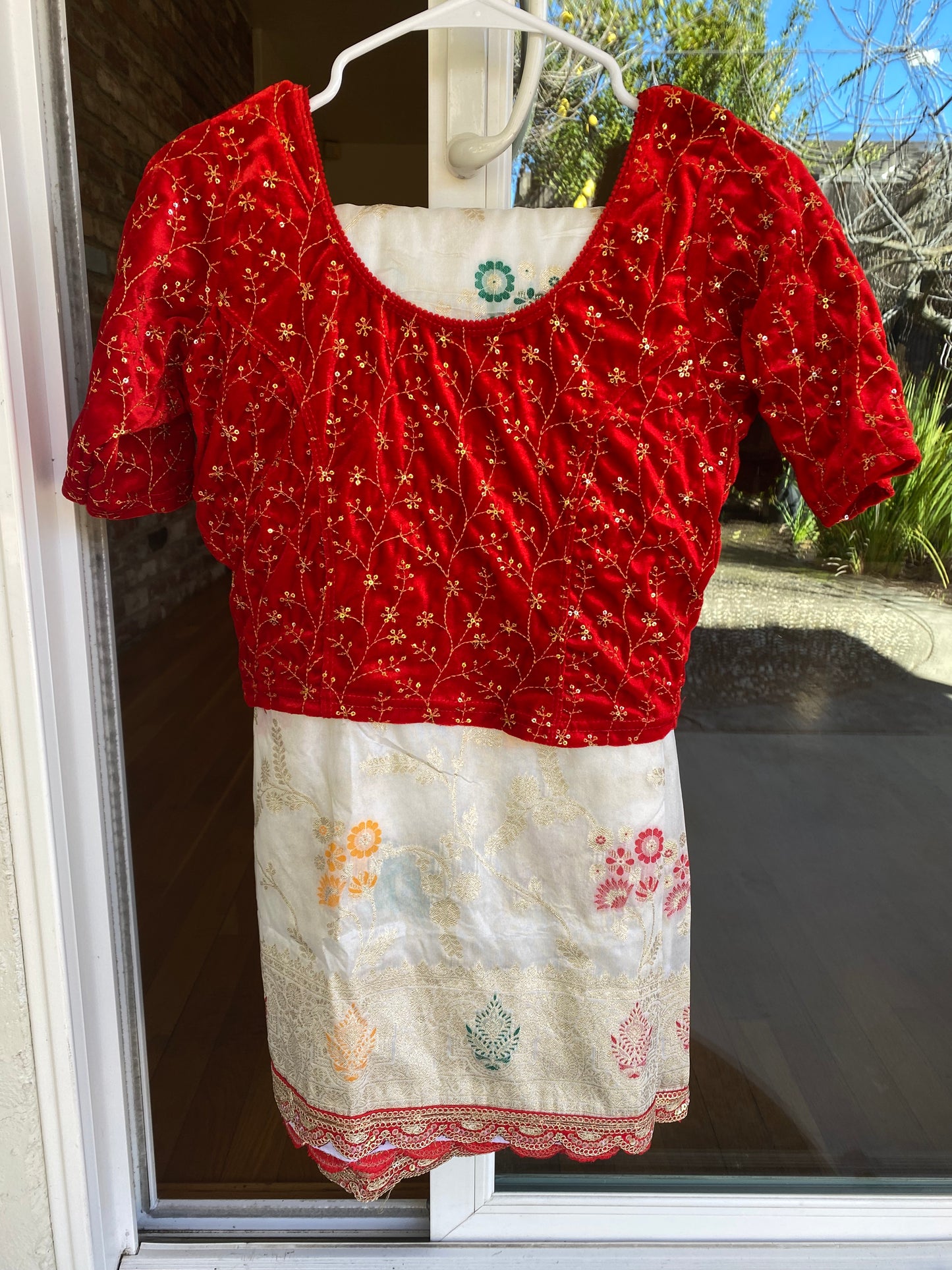 Saree with Stitched Stretchable blouse|Light Weight |Saree with readymade blouse|Bust -Stretchable 36" -38"| Fall , Pico/overlock done