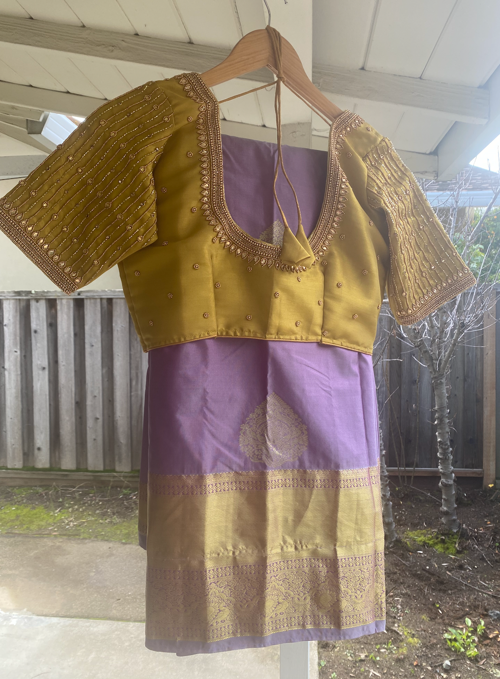 Pattu style Mix Silk Saree with Readymade Maggam Aari blouse|PrincessCut|Fits 36"-42”|Wedding Embroidered Blouse|Saree with stitched blouse Fall Pico done