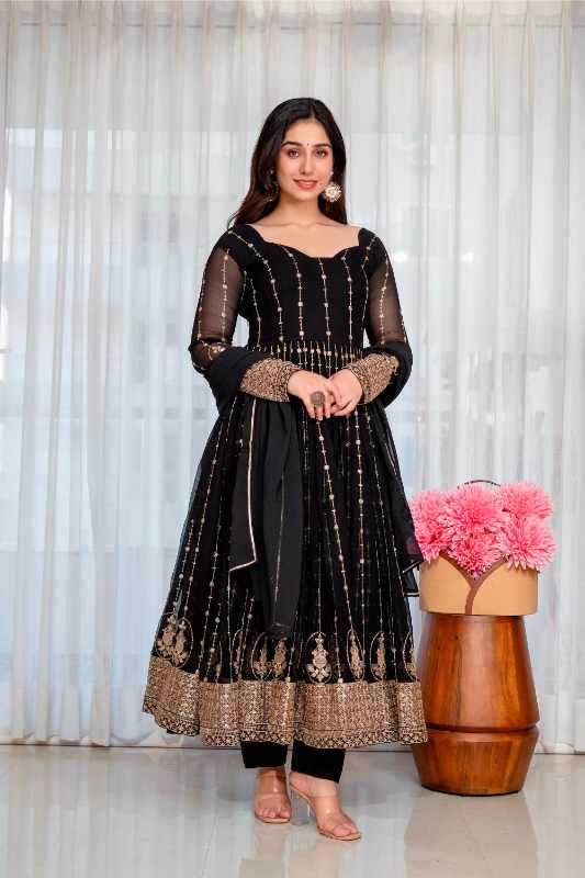Blooming Embroidery Suit