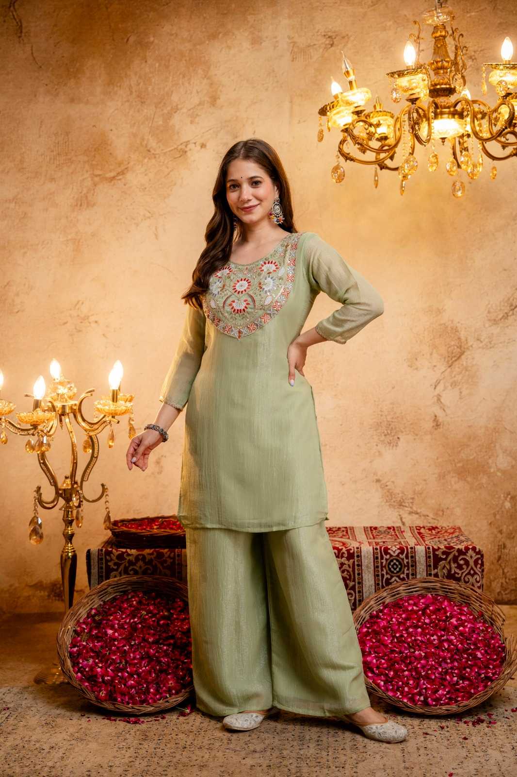 Crunchi Ladies Suit