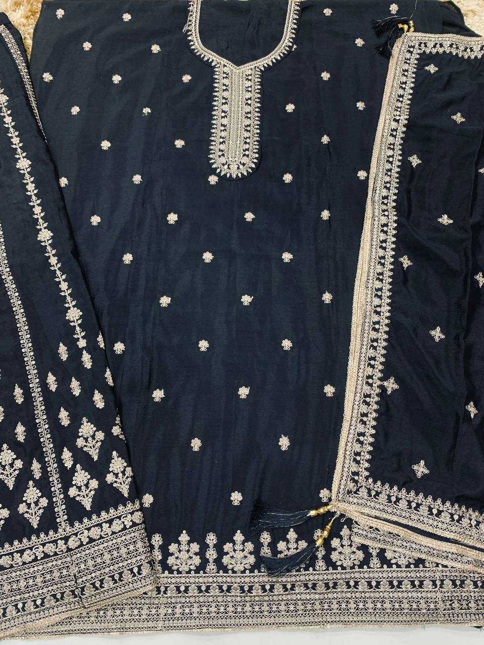 Chinon Embroidery Suit 71151