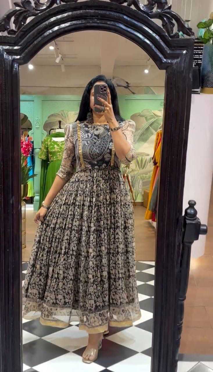 Kota Checks Printed Gown