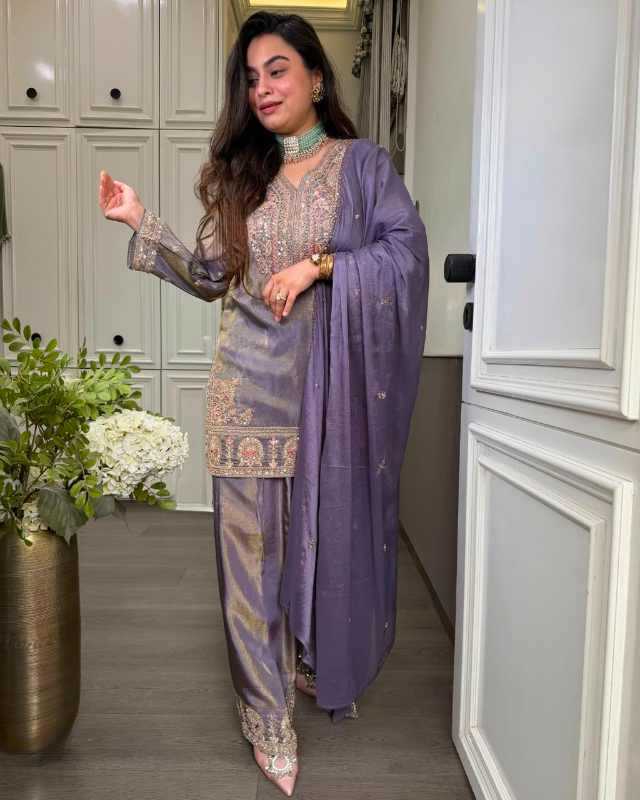 Heavy Roman Silk Embroidery Suit in Pink