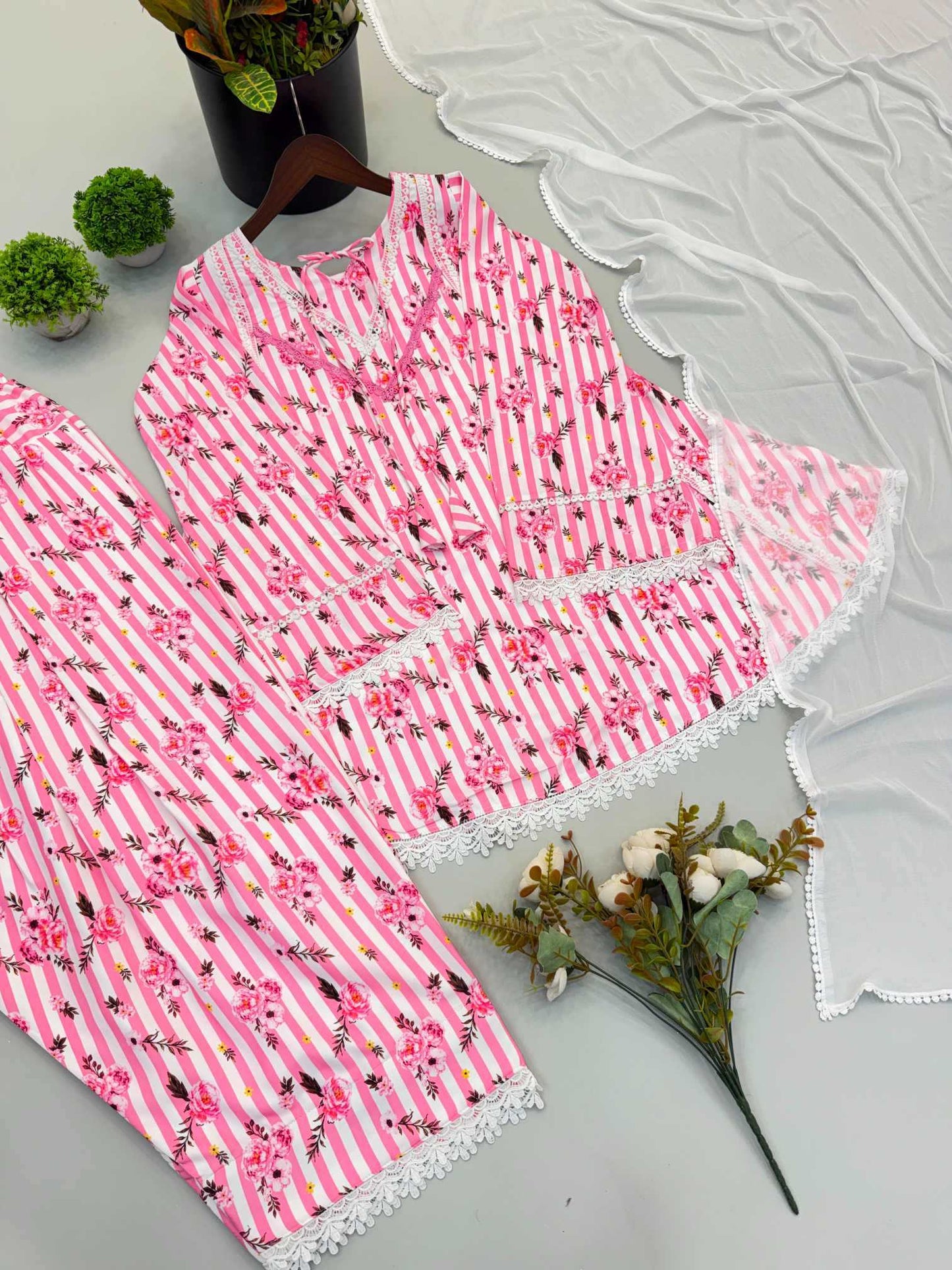 Crepe Ladies Suit