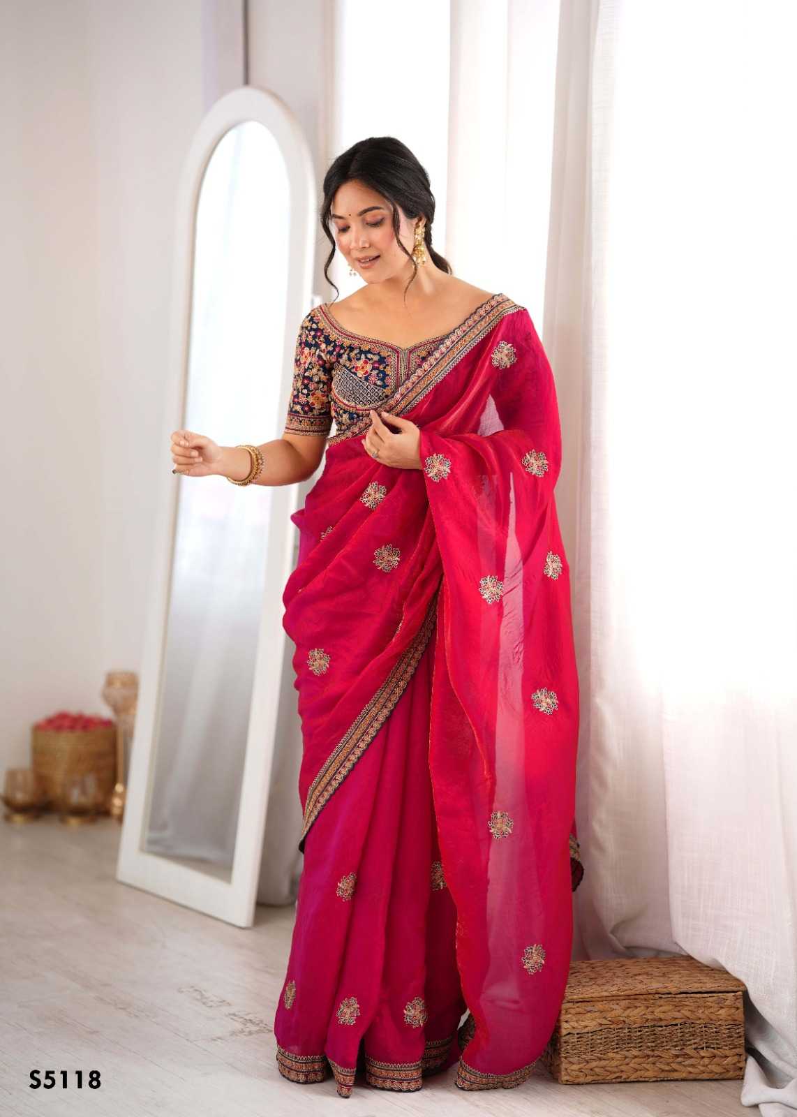 Fendy Embroidered Saree