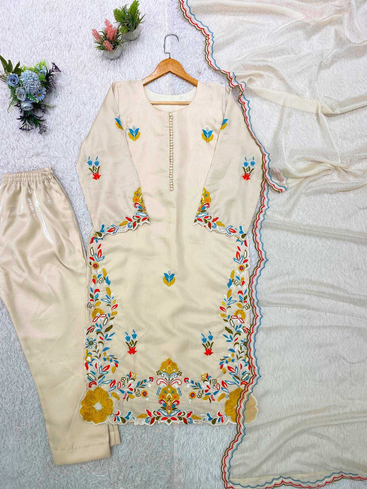 Heavy Roman Silk Embroidery Suit 2132