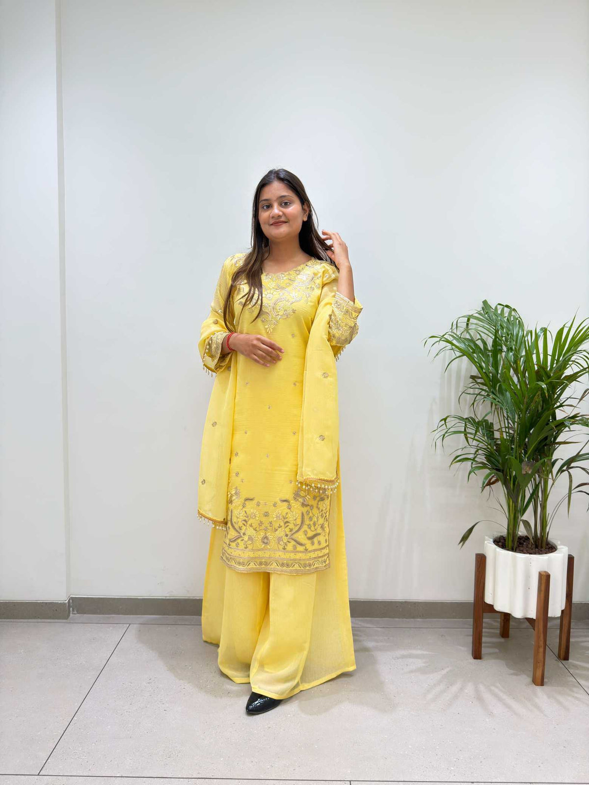 Crunchi Embroidery Suit