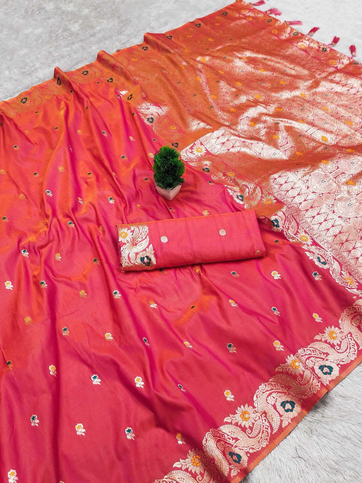 Aakankshita Banarasi Soft Silk Saree