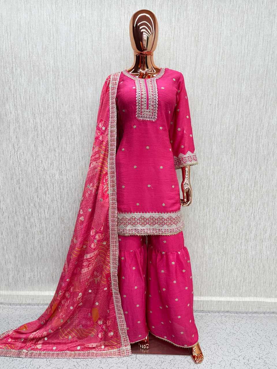 Chinon Palazzo Suit
