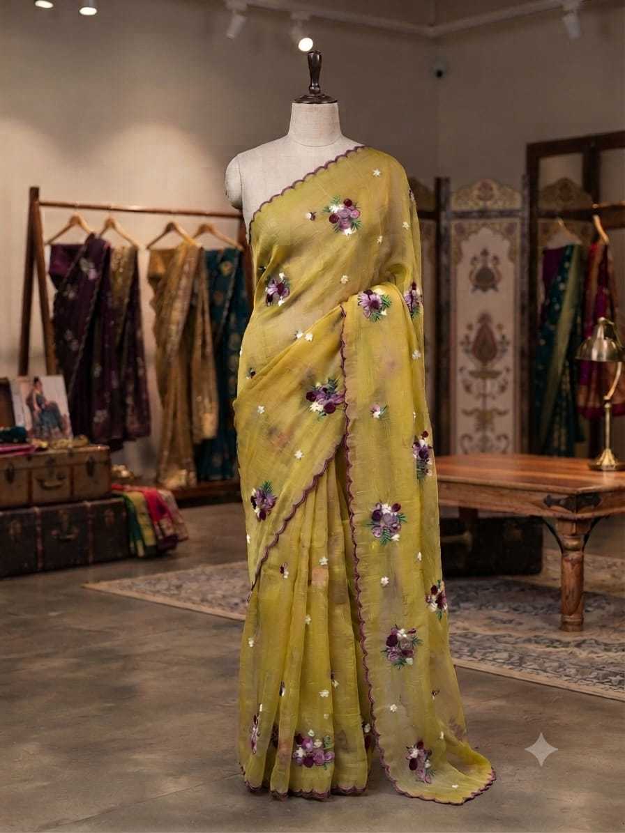 Crunchi Designer Saree in White