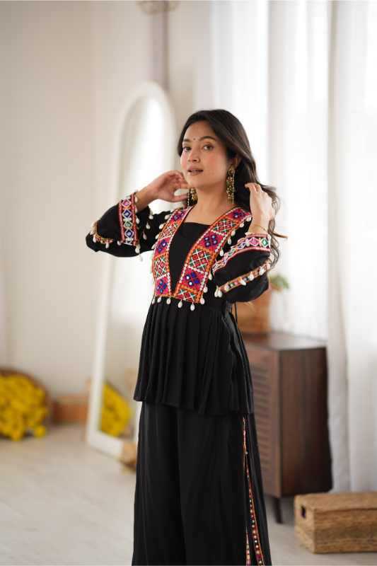 Reyon Cotton Embroidery Suit