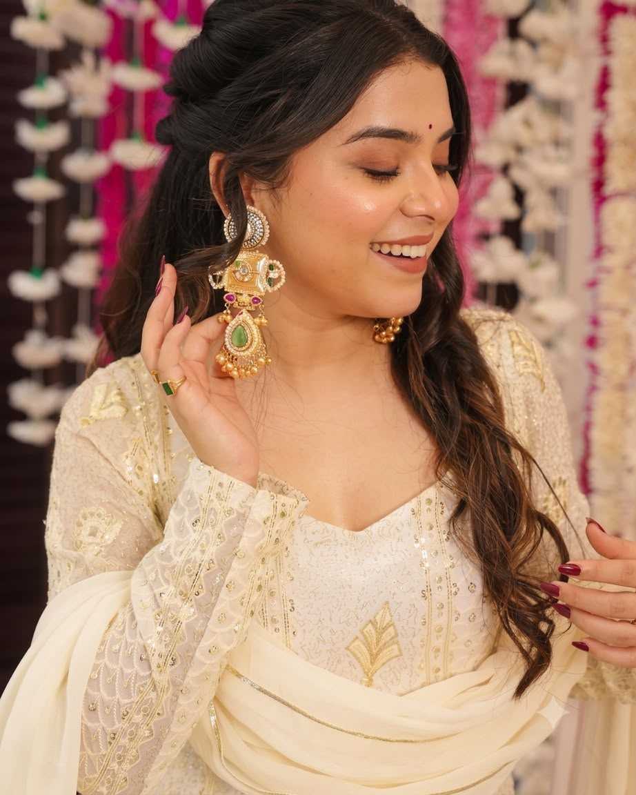Faux Georgette Embroidery Suit in Off White