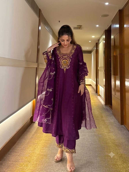 Vichitra Silk Embroidery Suit 6144