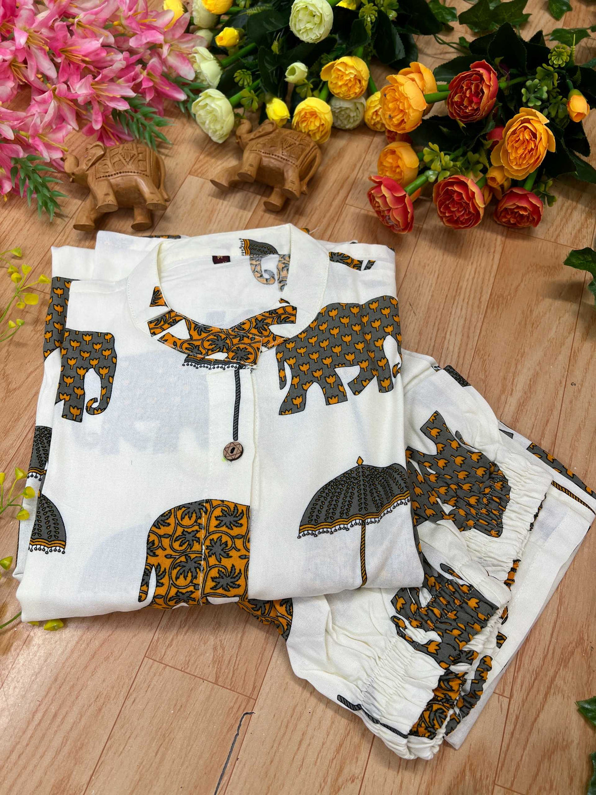 Reyon Cotton Suit