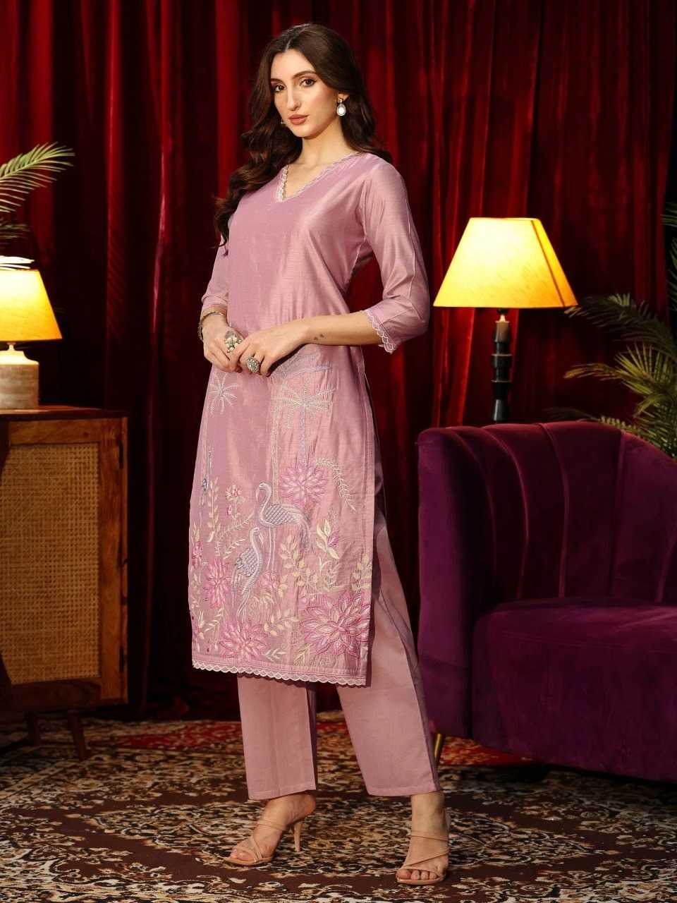 Heavy Roman Silk Embroidery Suit 140
