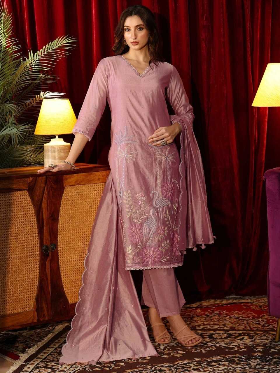 Heavy Roman Silk Embroidery Suit 140