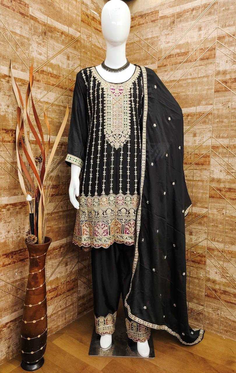 Chinon Ladies Suit