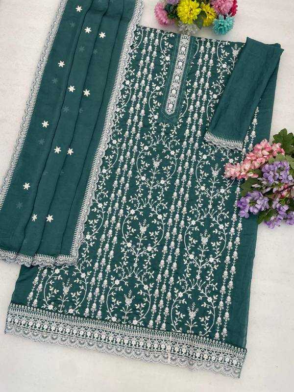 Crunchi Embroidery Suit
