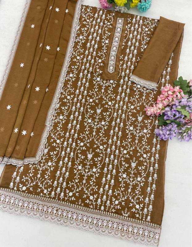 Crunchi Embroidery Suit