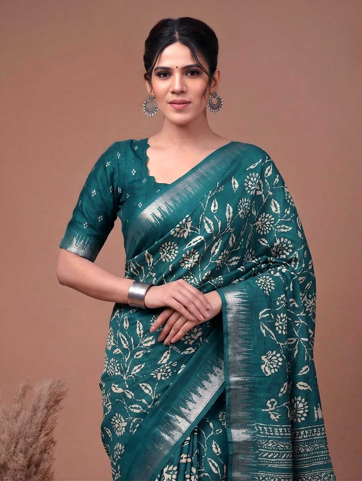 Slub Silk Printed Saree in Navy Blue