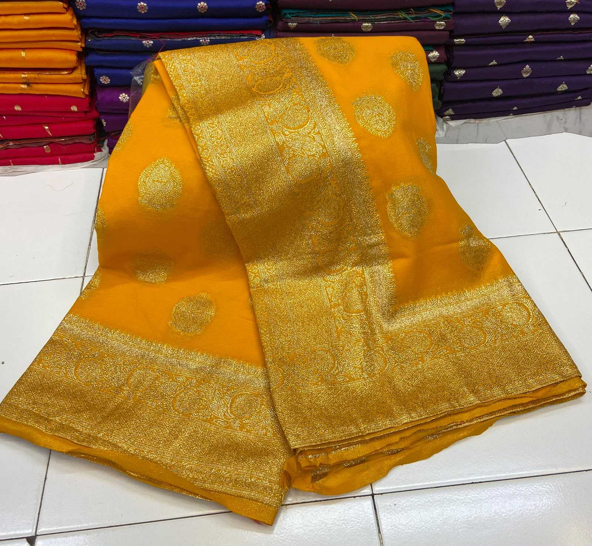 Aarnaavi Georgette Saree
