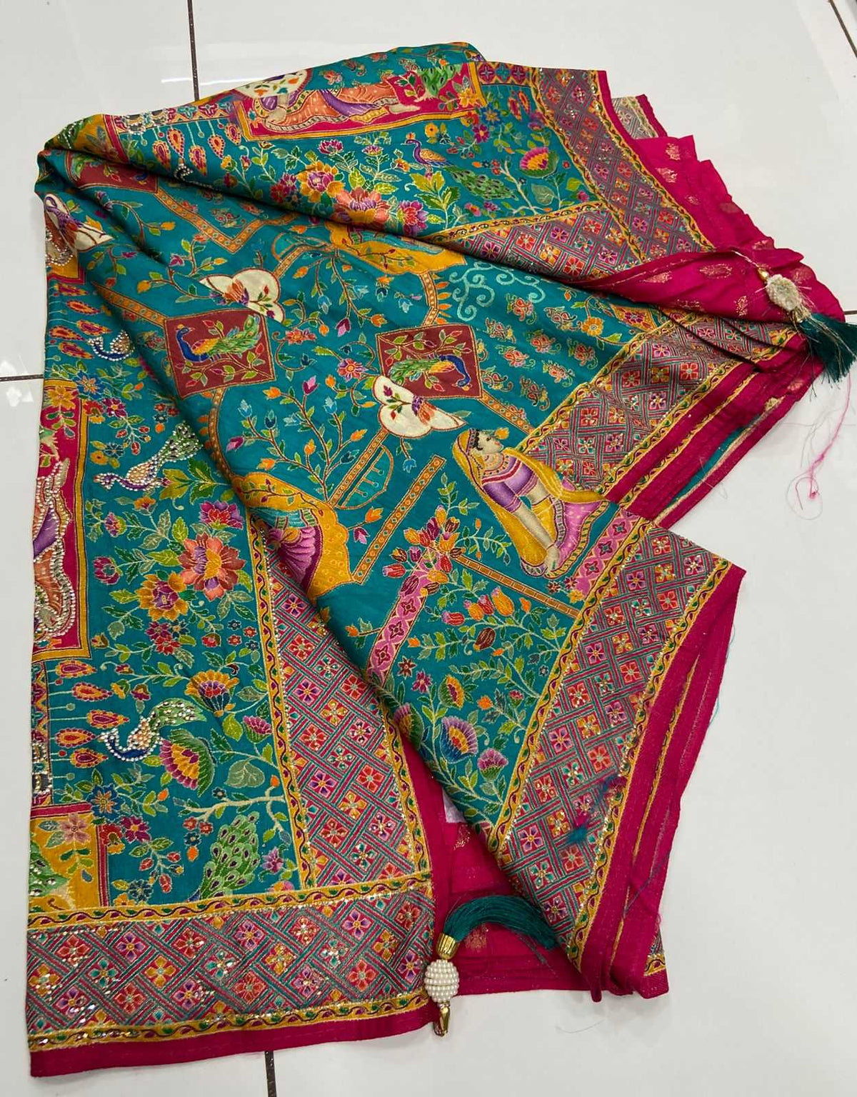 Hridvani Viscose Printed Saree