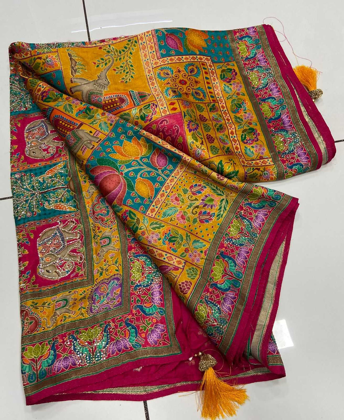 Hridvani Viscose Printed Saree