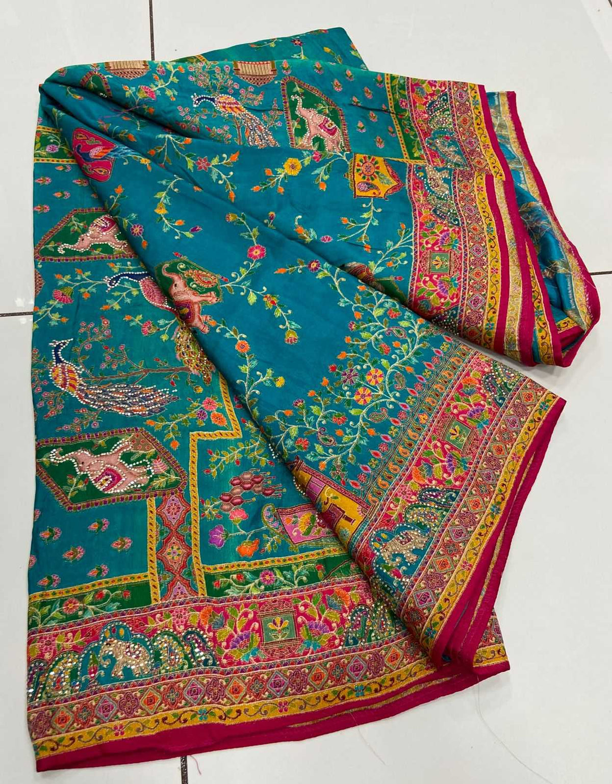 Hridvani Viscose Printed Saree