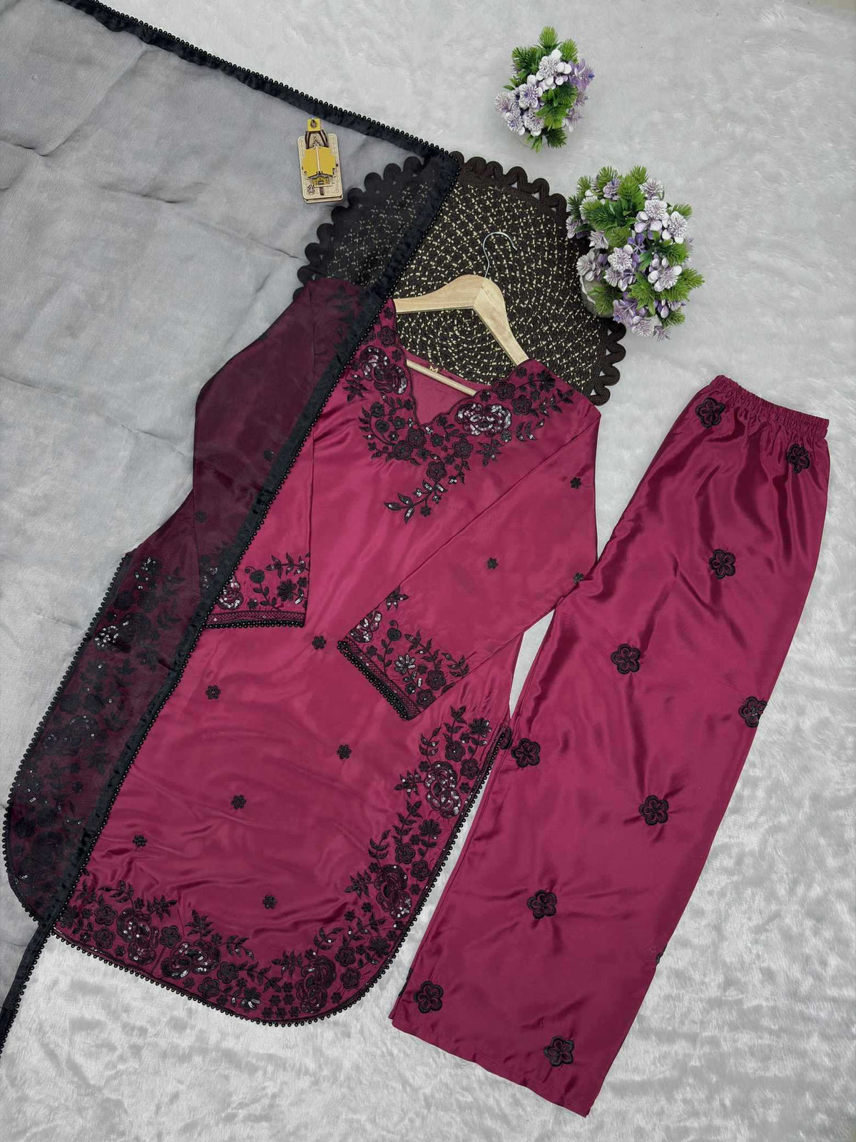 Crepe Embroidery Suit 009
