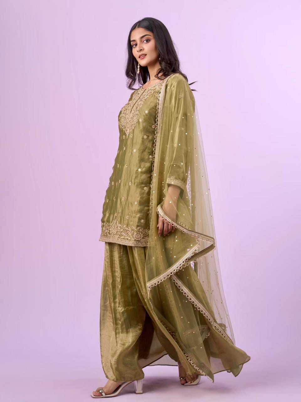 Fendy Embroidery Suit 10016