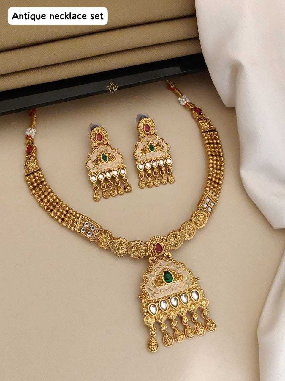 Necklaces Set