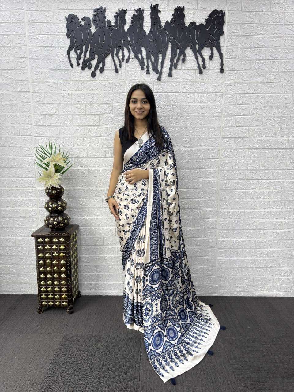 Japan Sartin Party Wear Silk Saree