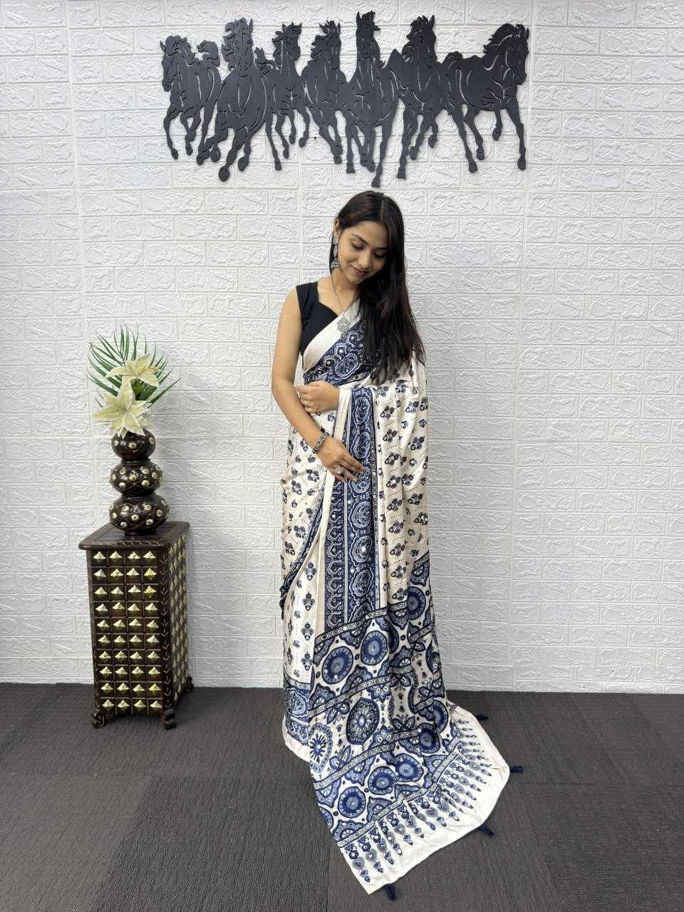 Japan Sartin Party Wear Silk Saree