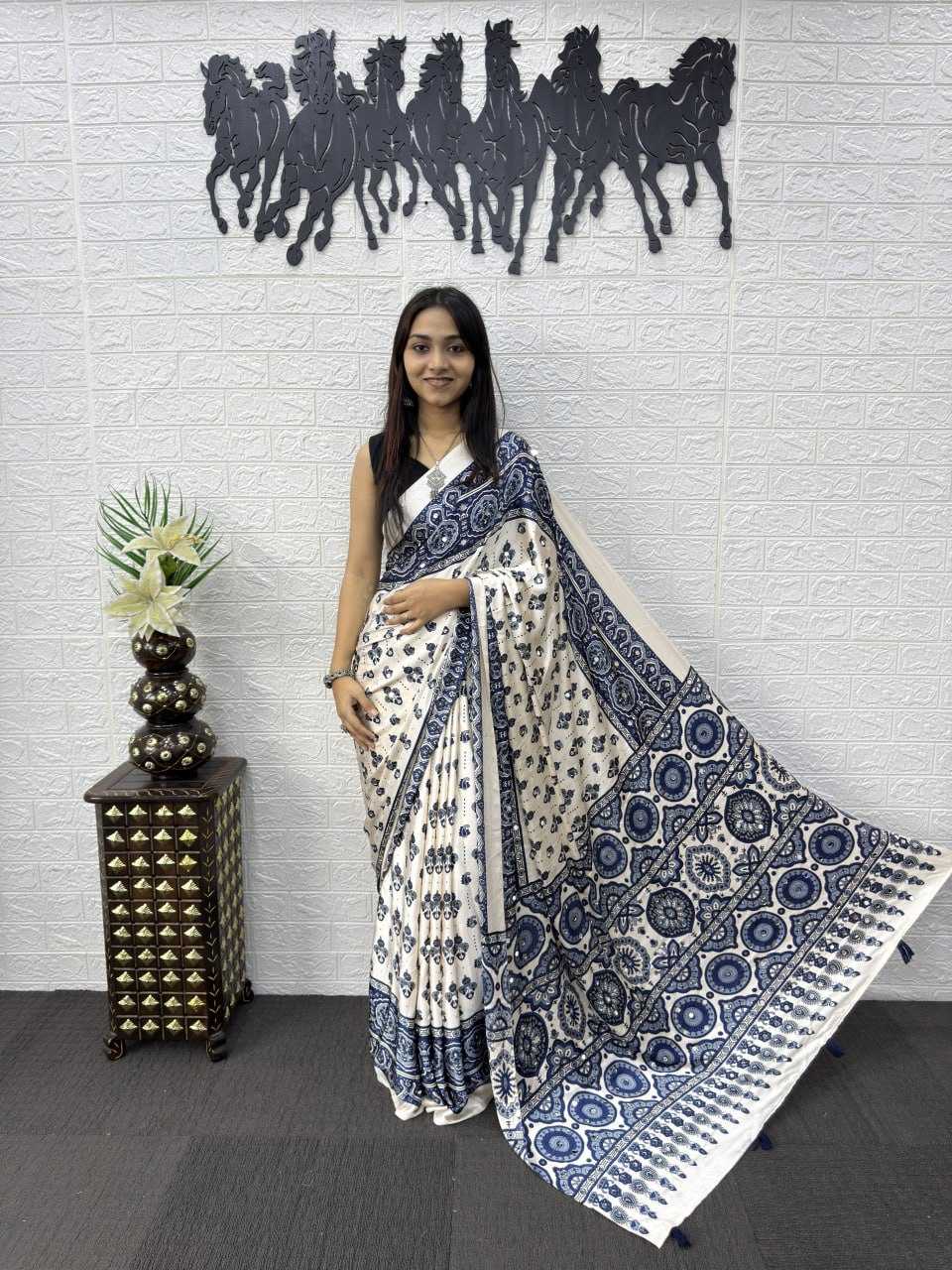 Japan Sartin Party Wear Silk Saree