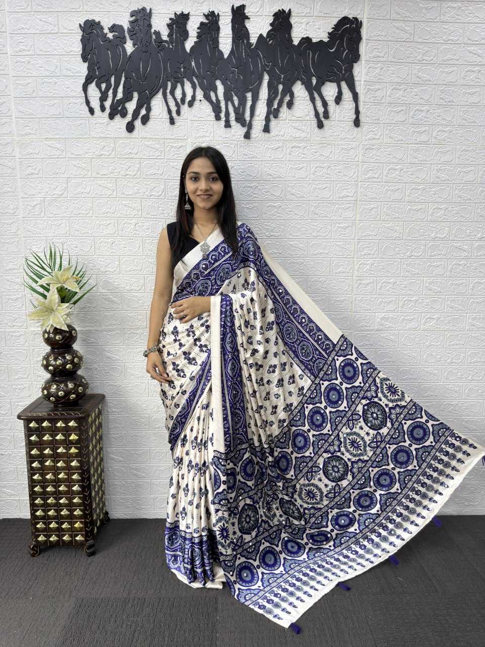 Japan Sartin Party Wear Silk Saree