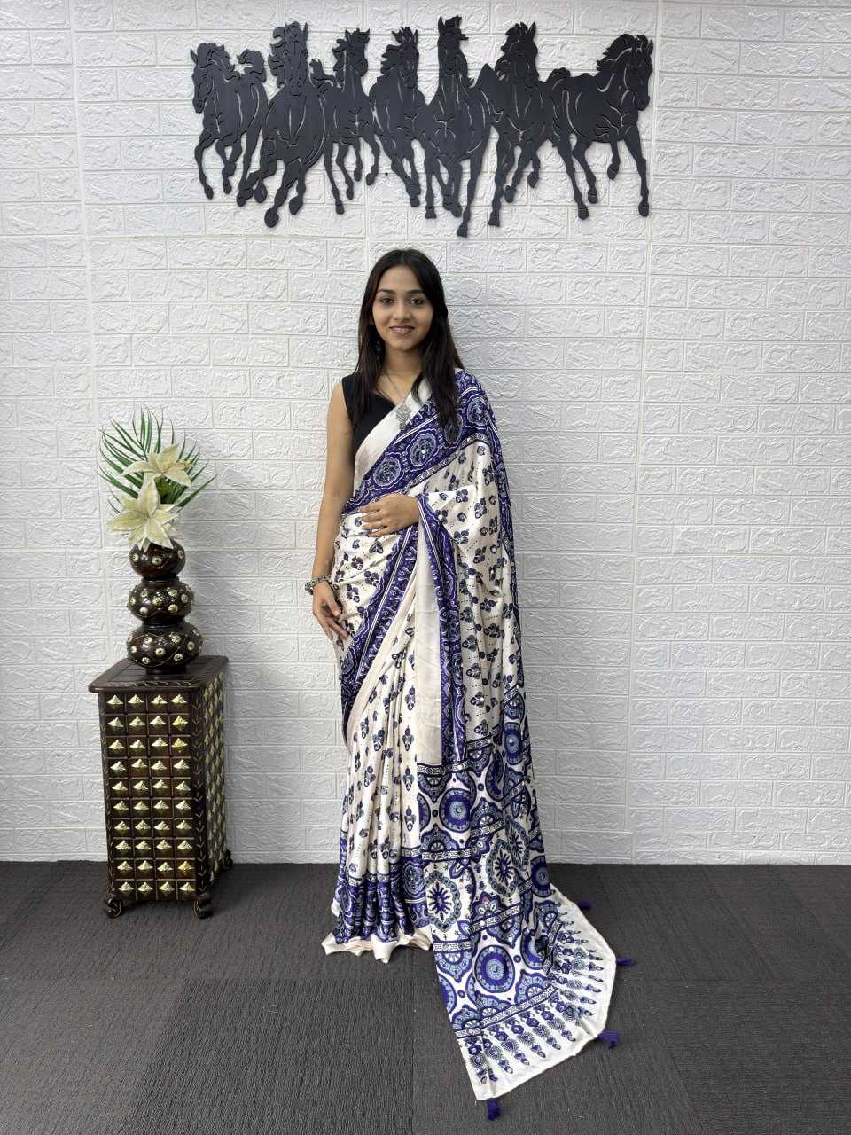 Japan Sartin Party Wear Silk Saree