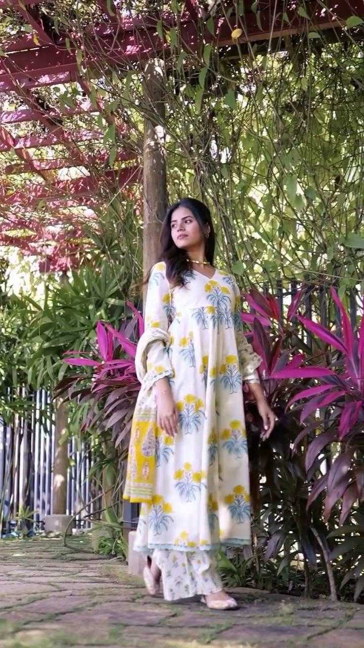 Muslin Printed Gown