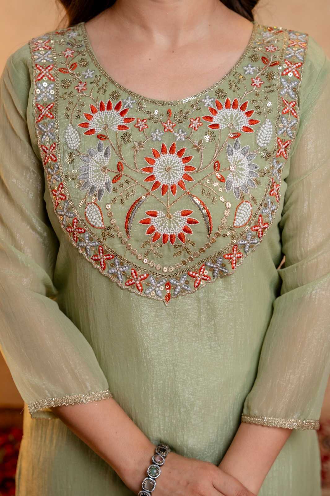 Crunchi Ladies Suit