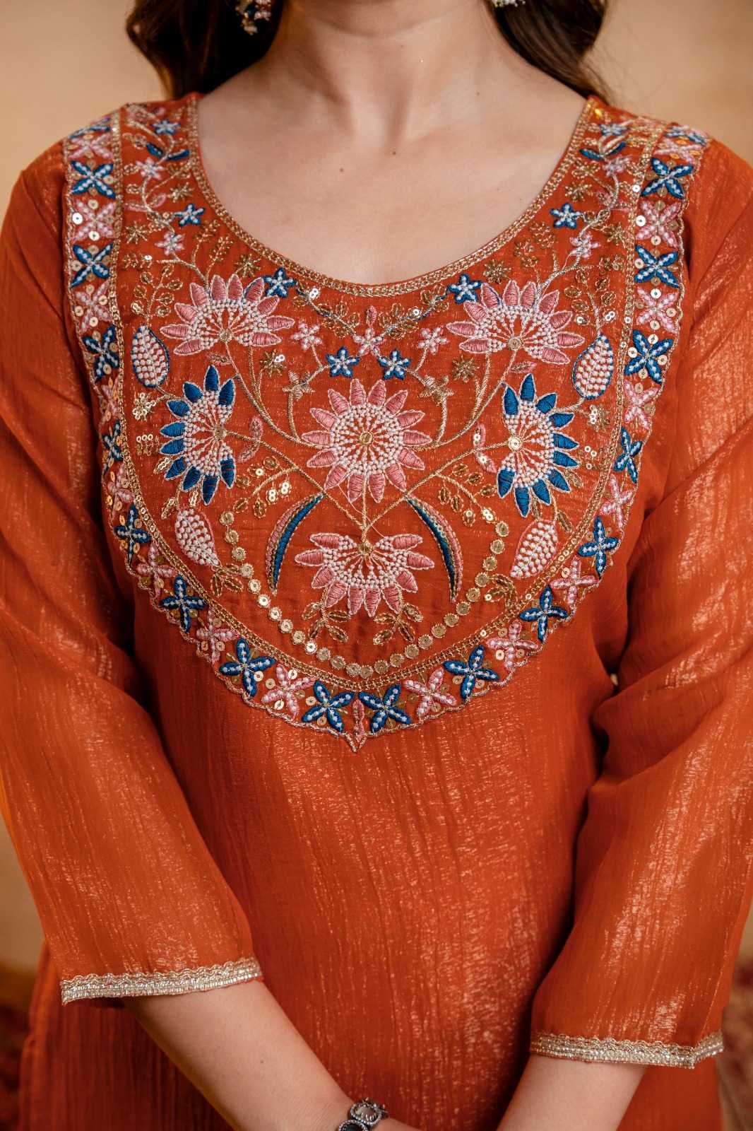 Crunchi Ladies Suit