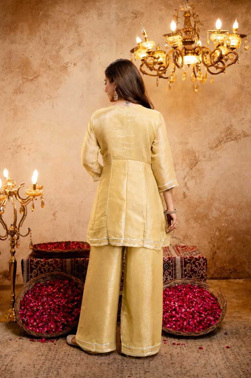 Crunchi Ladies Suit in Pink