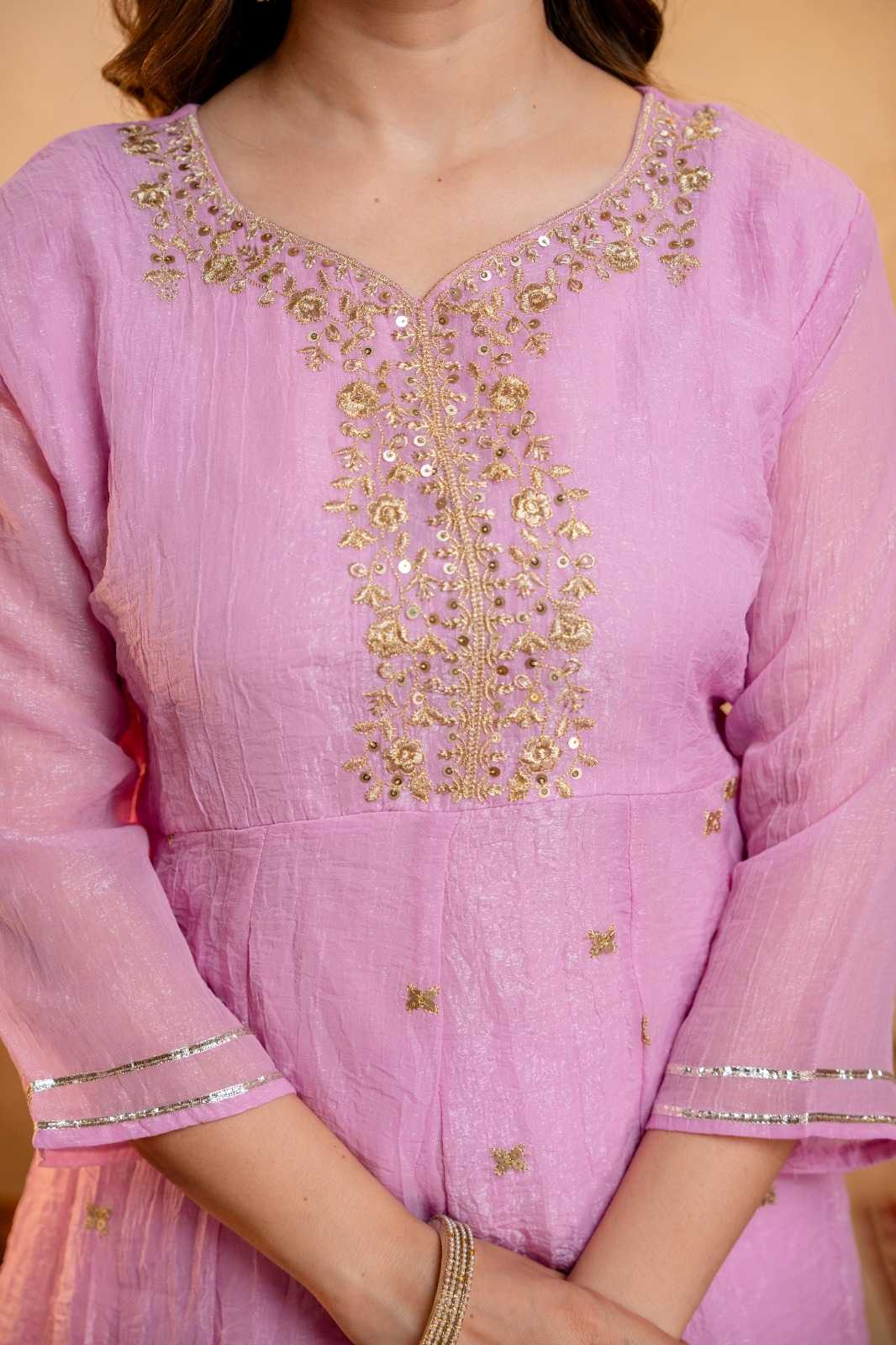 Crunchi Ladies Suit in Pink