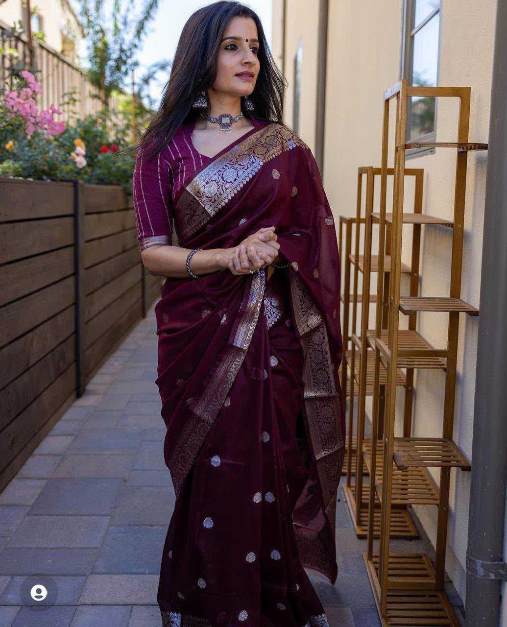 Nikhila Linen Designer Saree