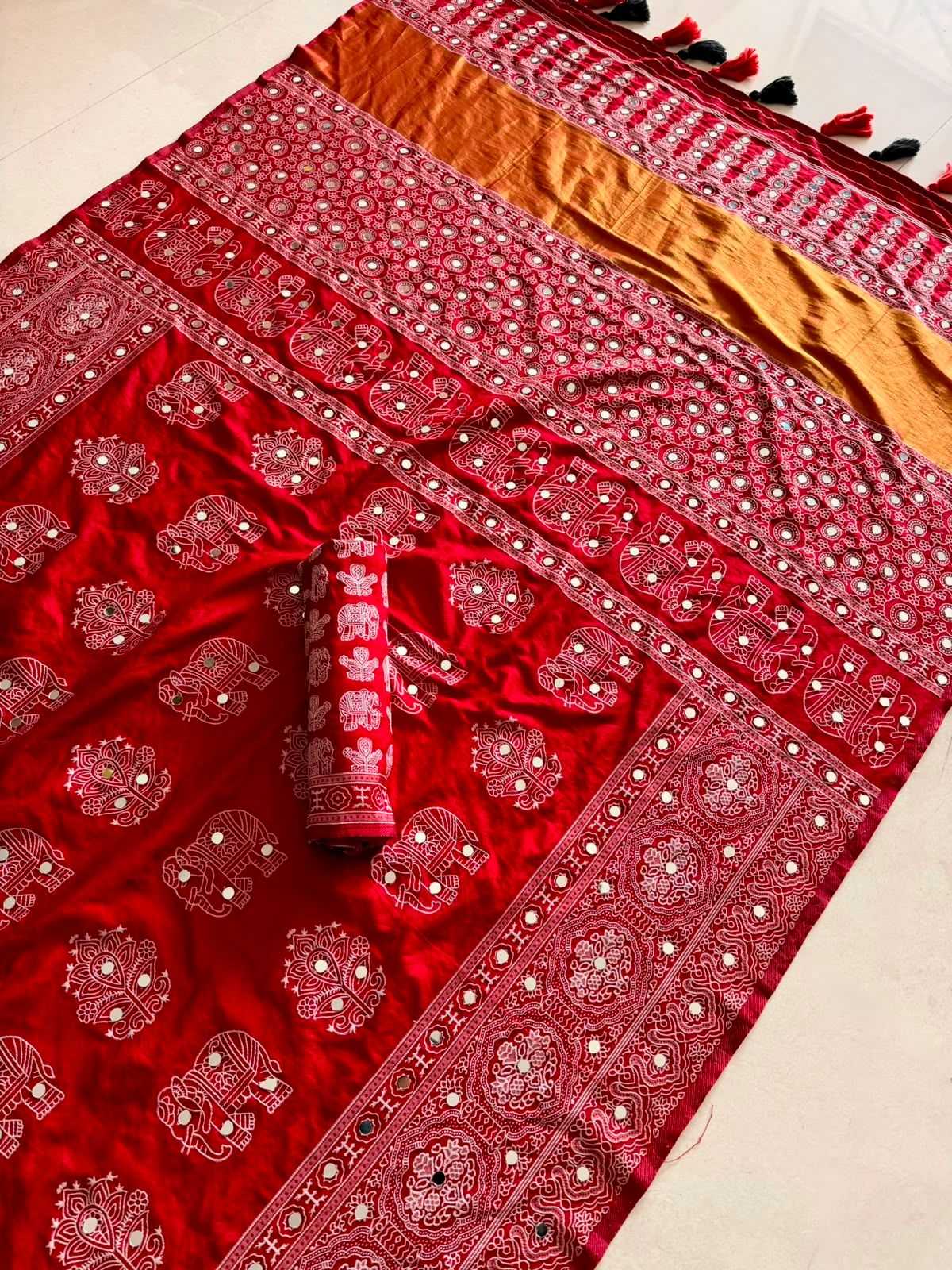 Purvi Gajji Silk Soft Saree in Red