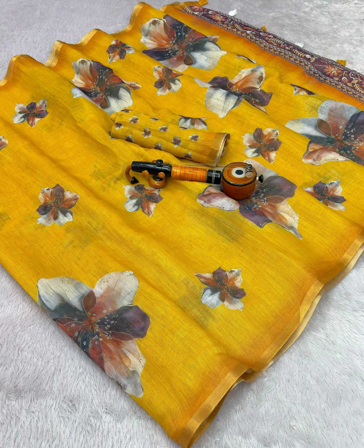 Anahita Linen Zari Border Saree