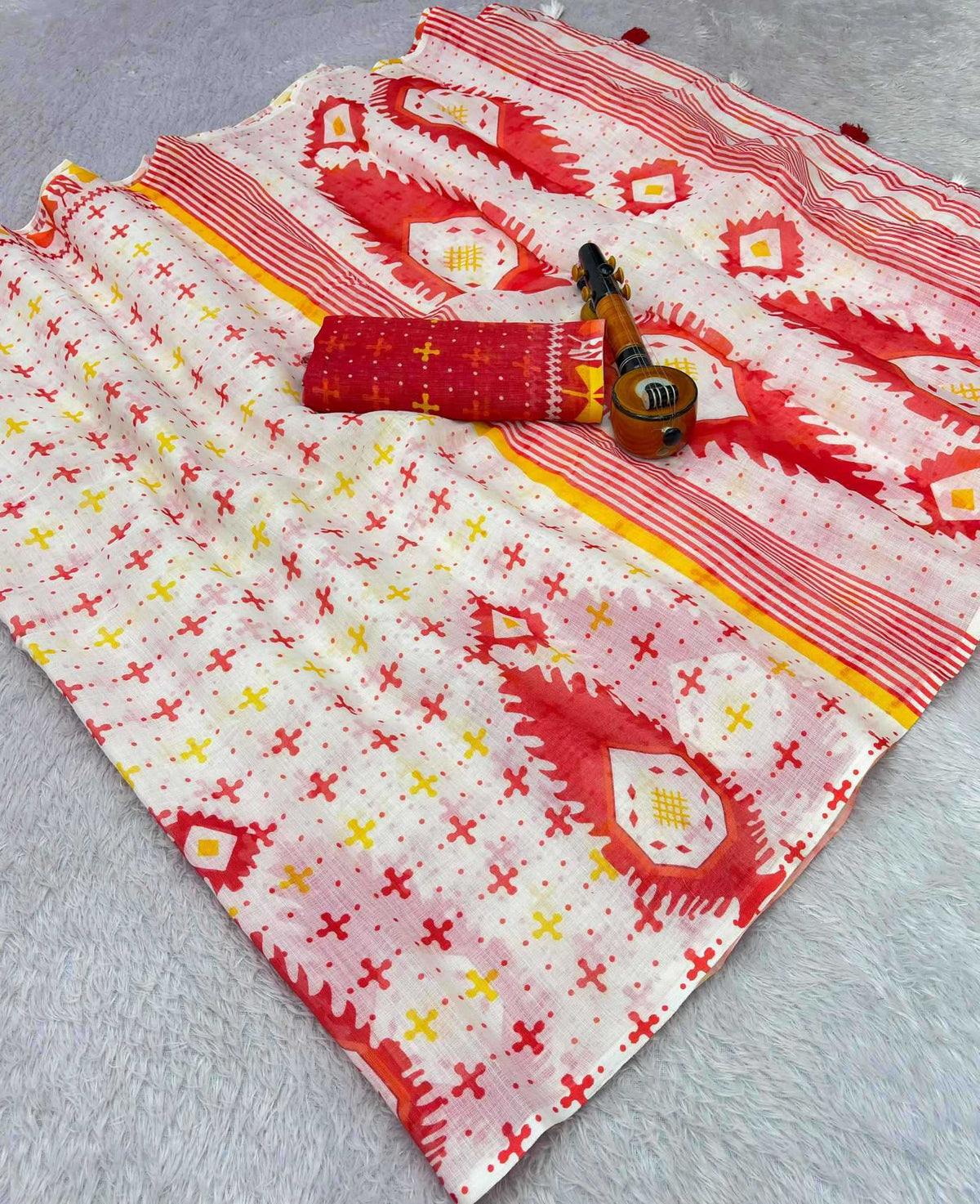 Anoushka Linen Saree