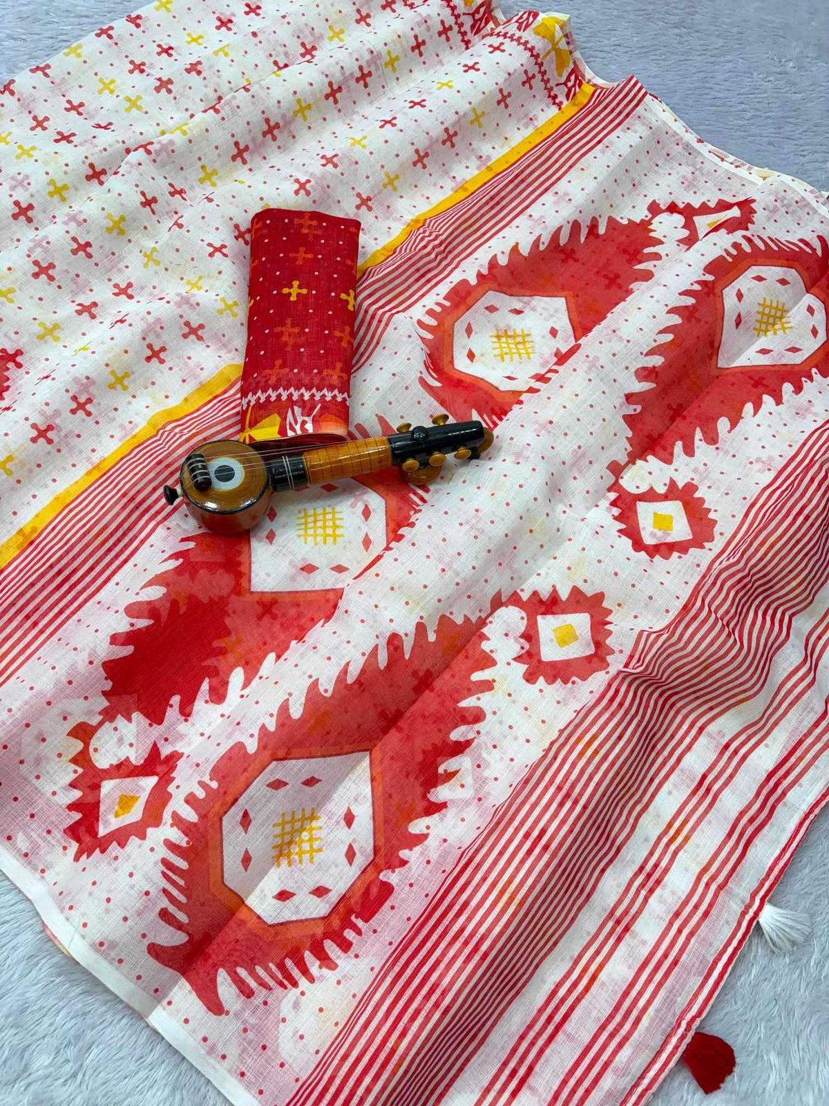 Anoushka Linen Saree