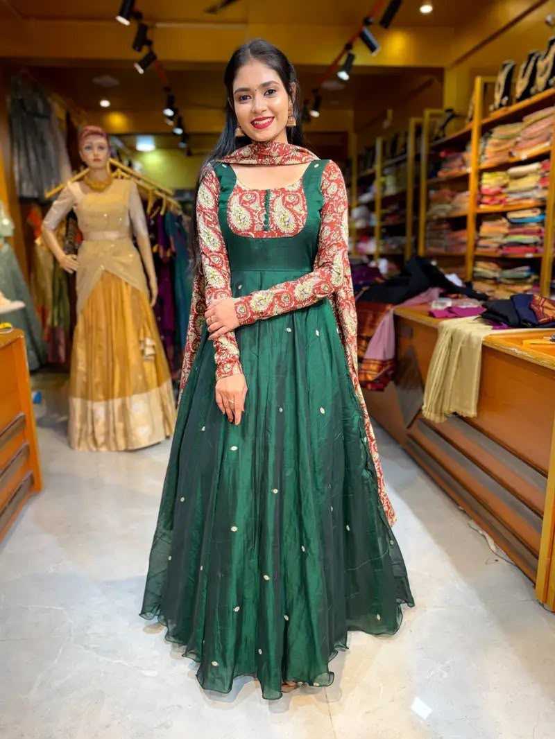 Kriti Georgette Printed Gown