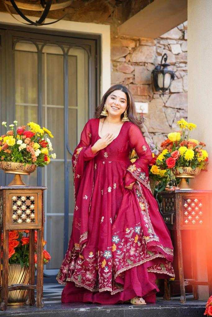 Crush Silk Ladies Suit