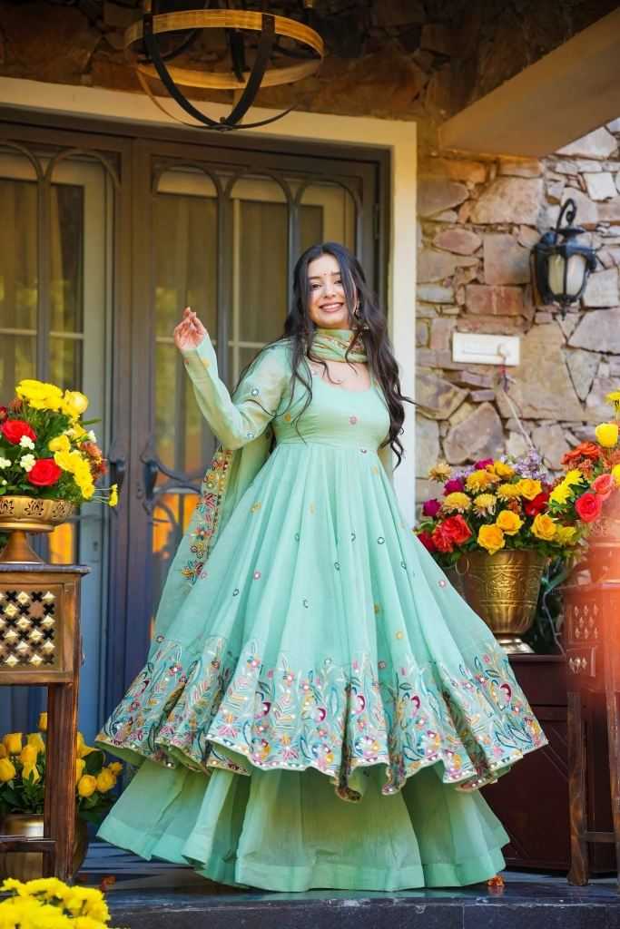 Crush Silk Ladies Suit in Sky